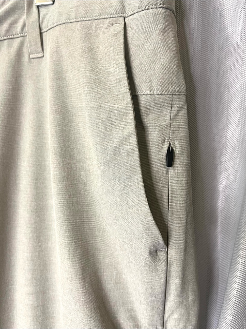 Vuori Aim Tan straight leg V431 Chino Golf Pants size 38 - Picture 5 of 11